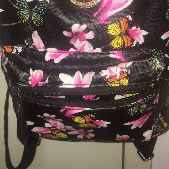 Mini Michael Kors bag! - Picture 2 of 4